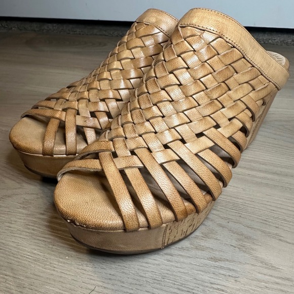 Chocolat Blu Walda Women Tan Leather Woven Platform Wedge Slide Sandals Size 7 - Picture 4 of 10